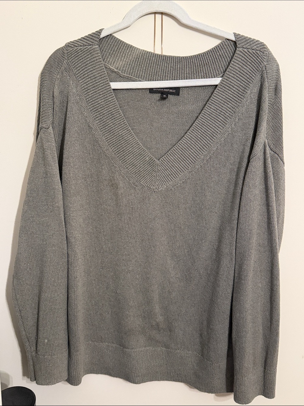 Banana Republic Light Gray V-Neck Knit Sweater